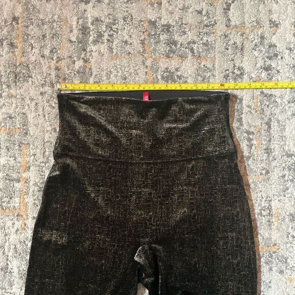 SPANX BLACK AND GOLD VELVET LEGGINGS! EUC! SIZE M - Picture 3 of 8